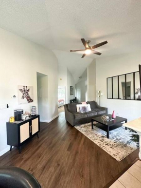 Modern Rocket City Condo -- 3 min to Mid-City